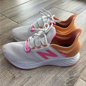 New Balance Women's White and Orange Athletic Shoes 8.5 like new